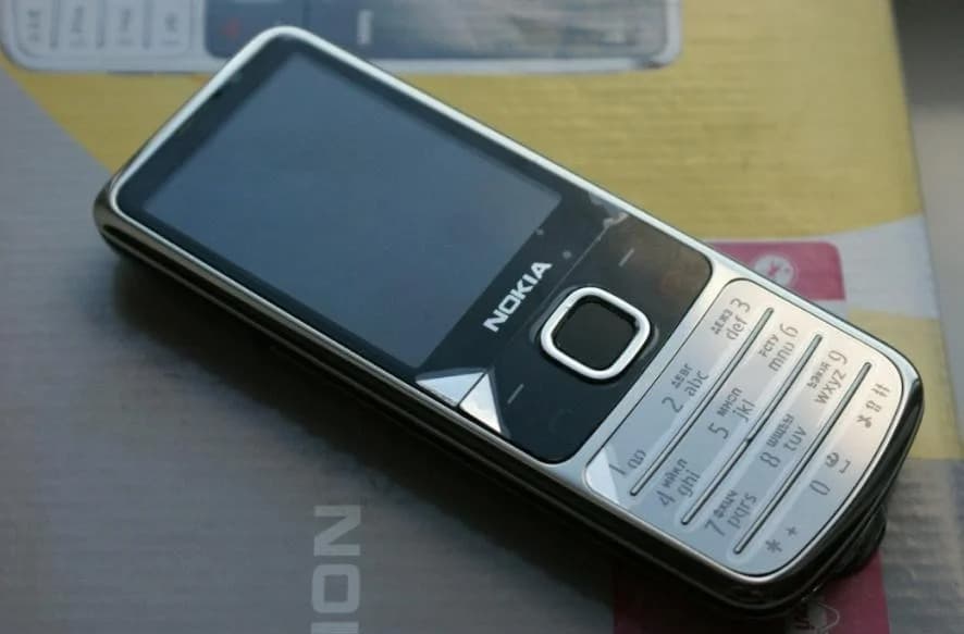 Nokia 6700