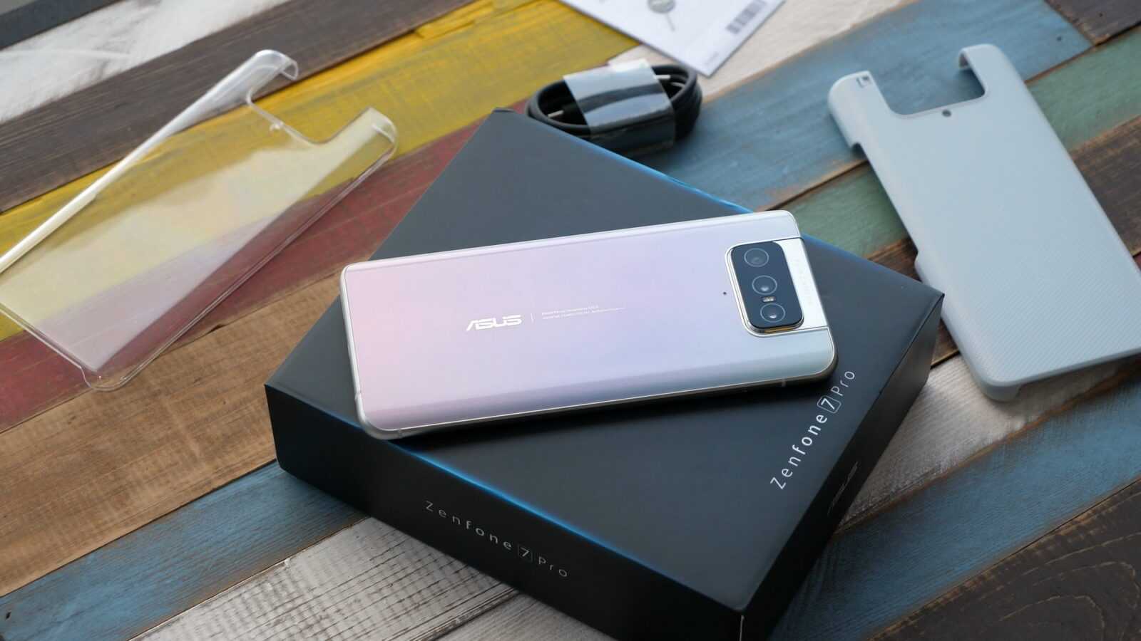 ASUS Zenfone 8