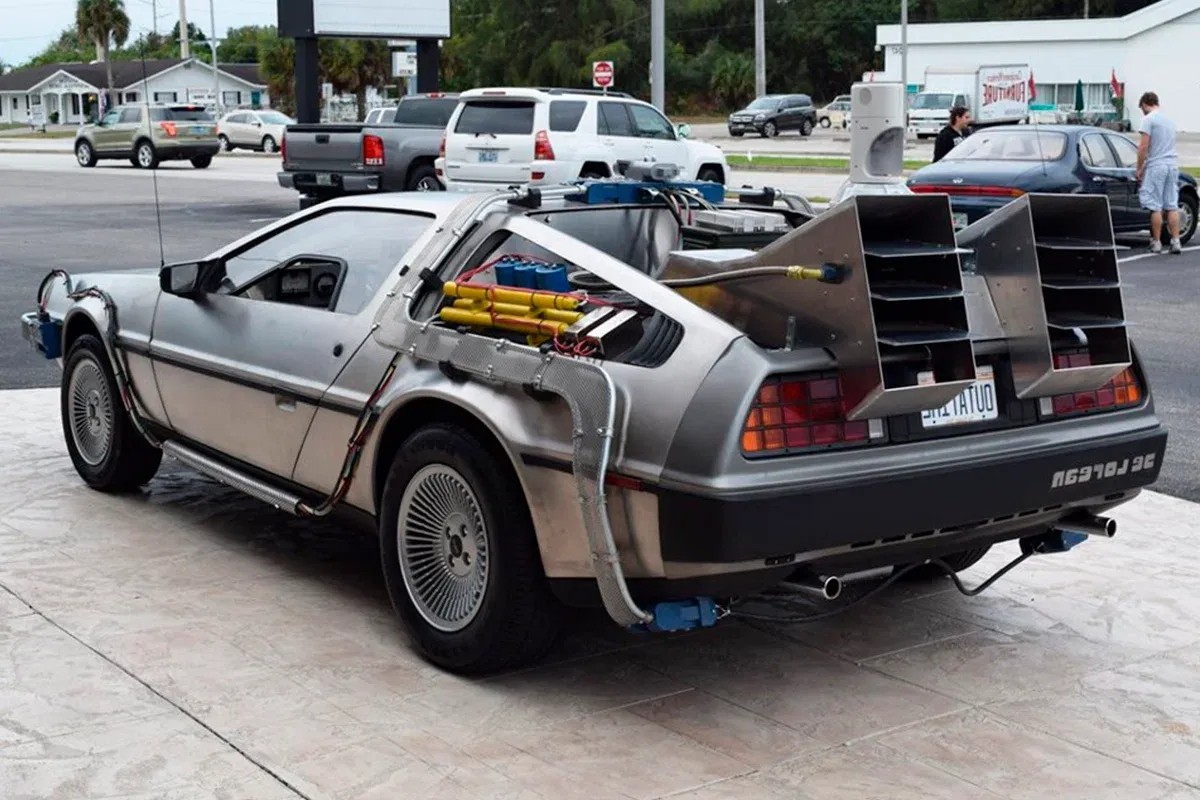 DeLorean DMC-12 з фільму Назад у Майбутнє