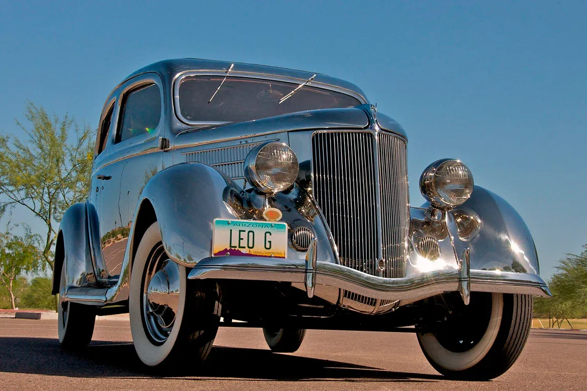 Ford V8 Tudor Deluxe