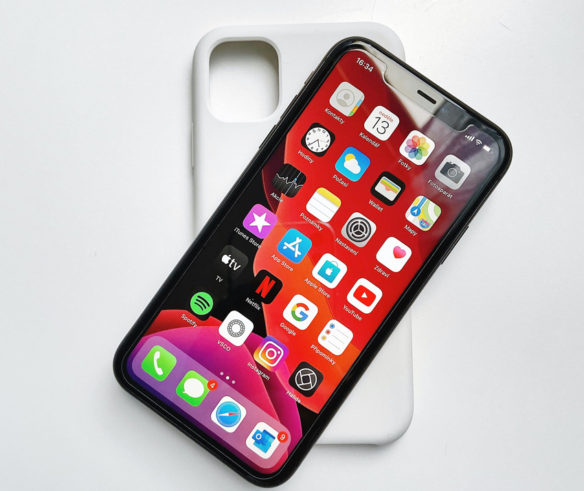 Apple iPhone 11 з IPS-екраном